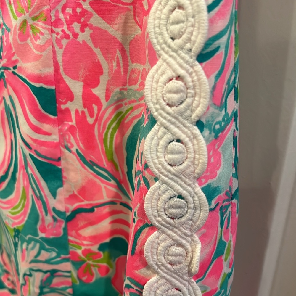 Beautiful only worn twice size 4 Lilly Pulitzer cotton dress. - Picture 3 of 7
